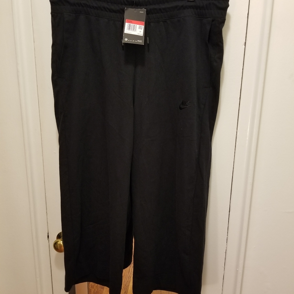 Nike Capri Sweats